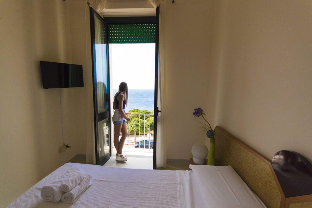 Albergo Palazzo Santa Cesarea Terme Room photo