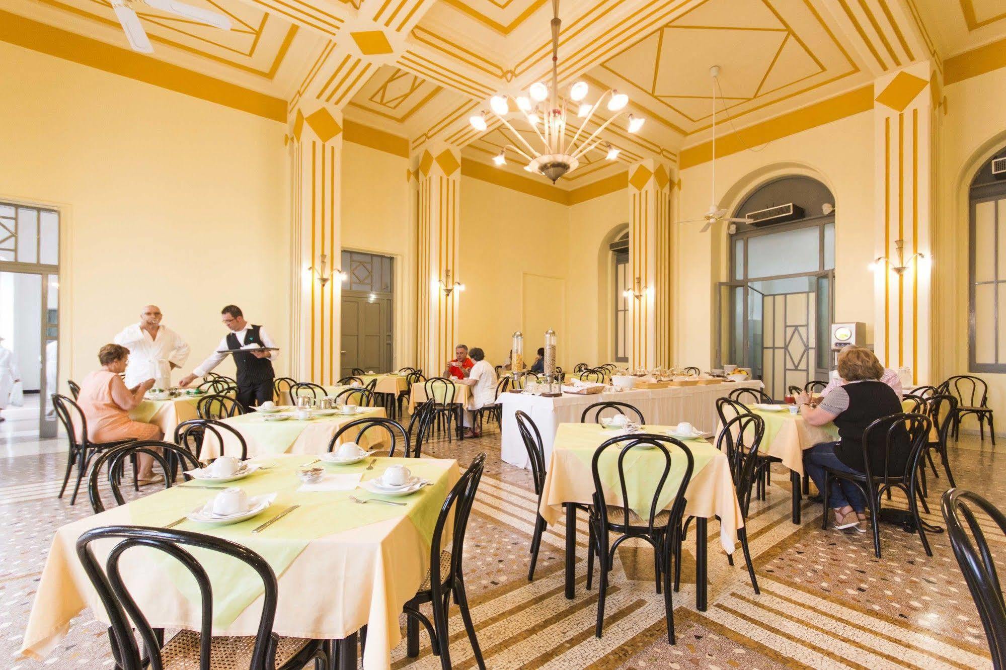Albergo Palazzo Santa Cesarea Terme Exterior photo
