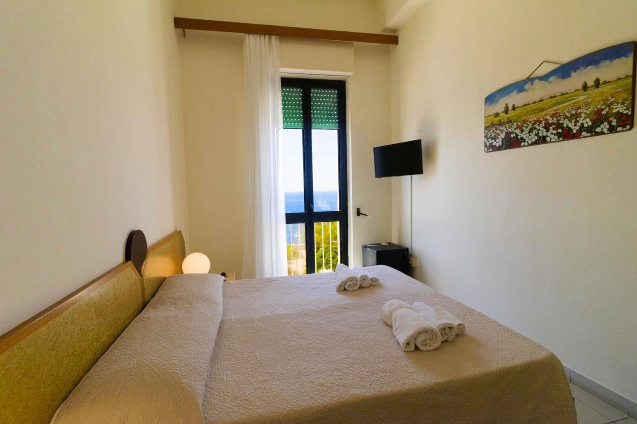Albergo Palazzo Santa Cesarea Terme Exterior photo