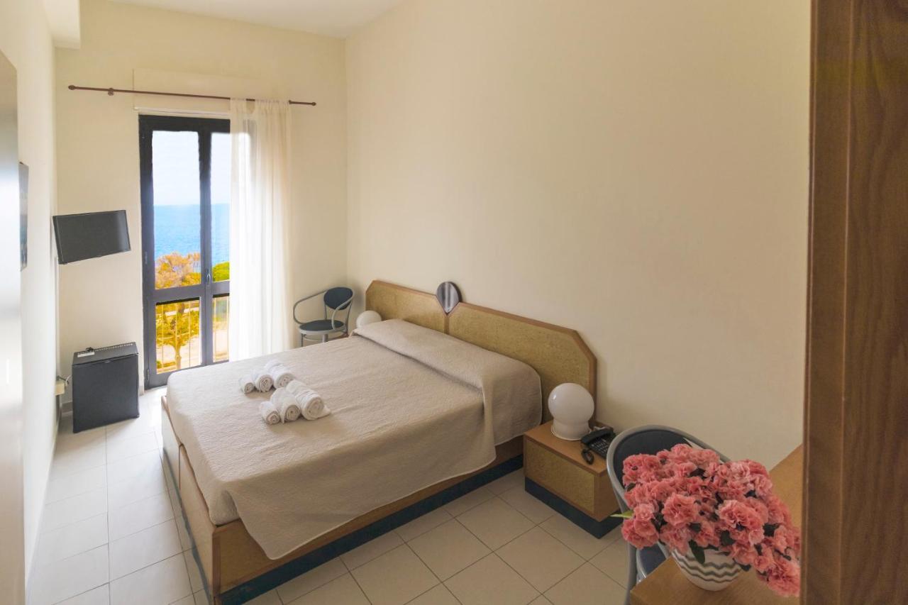 Albergo Palazzo Santa Cesarea Terme Exterior photo